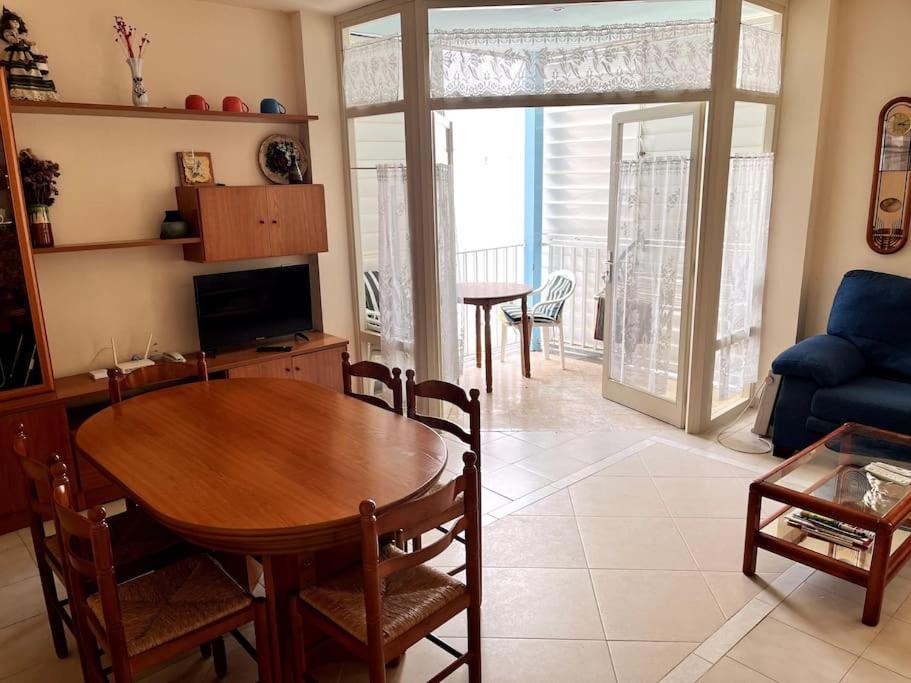 Piso Con Parking En El Centro A 2 Minutos De La Playa Apartment เลสกาลา ภายนอก รูปภาพ